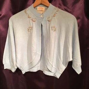 Vintage crop sweater. Beading details.